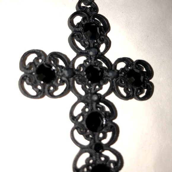 Black Stone Cross Necklace - Picture 8 of 10